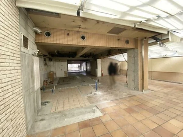 茗荷谷のスケルトン店舗物件の内装