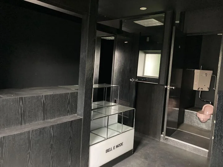 美容室・理容室の居抜き物件の内装