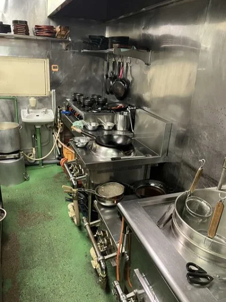 天王台の居抜き店舗の厨房