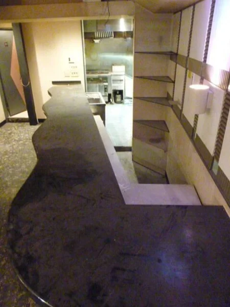 関内のスナック・パブ居抜きの内装