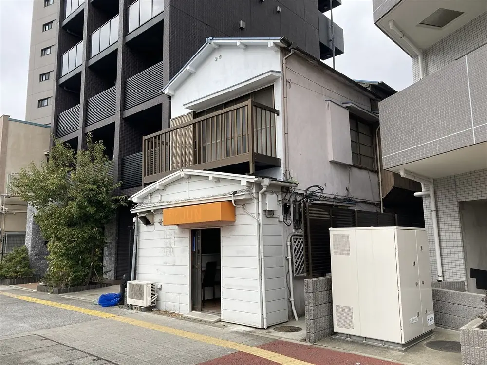 西横浜のダイニングバー居抜きの外観