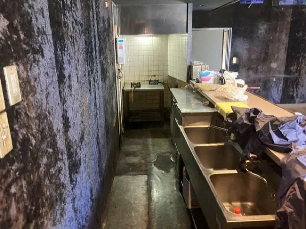 平塚の居抜き店舗の厨房