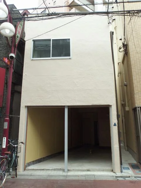 梅屋敷のスケルトン店舗物件の外観