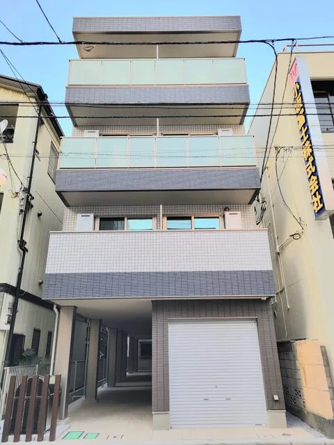 貸店舗(スケルトン)の外観