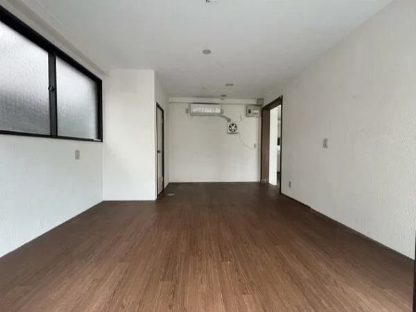 雪が谷大塚の事務所仕様店舗物件の内装