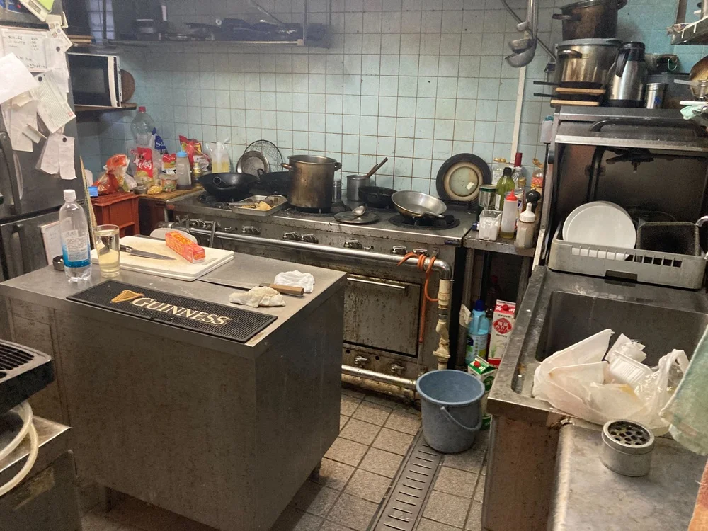 柏の居酒屋居抜きの厨房