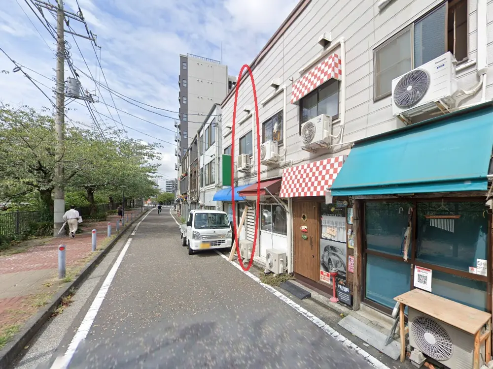 黄金町のリース店舗物件の外観