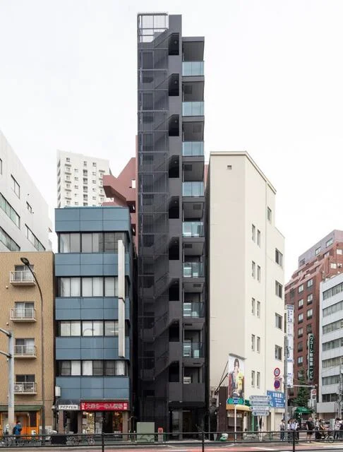 大久保のスケルトン店舗物件の外観