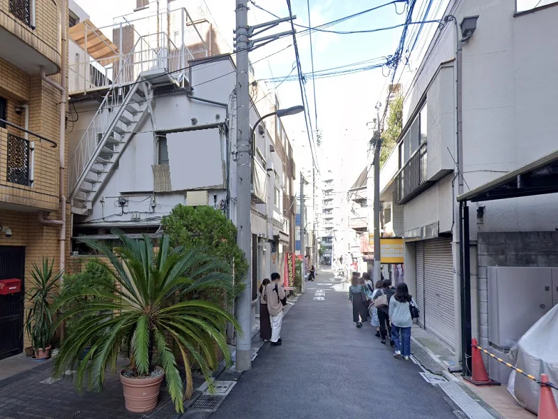 大久保のスケルトン店舗物件の周辺