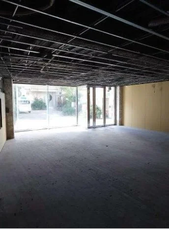 東向島のスケルトン店舗物件の内装