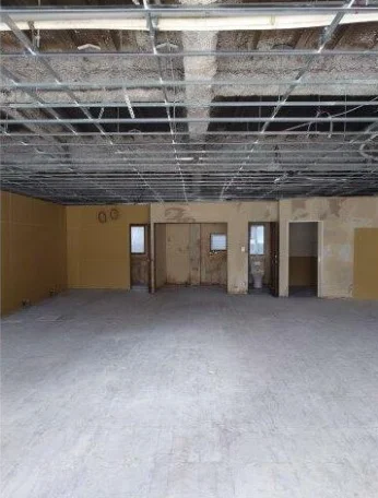 東向島のスケルトン店舗物件の内装