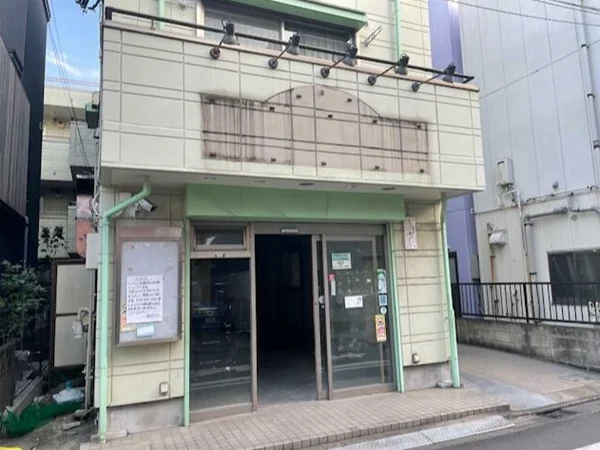 貸店舗(スケルトン)の外観