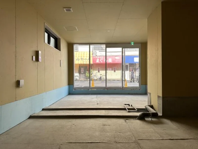 貸店舗(スケルトン)の内装