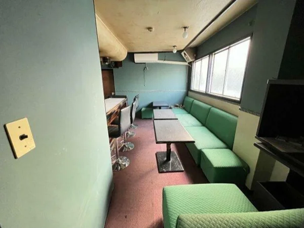 横須賀中央のスナック・パブ居抜きの内装