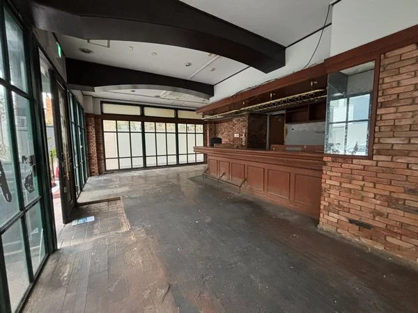 目黒の居抜き店舗の内装