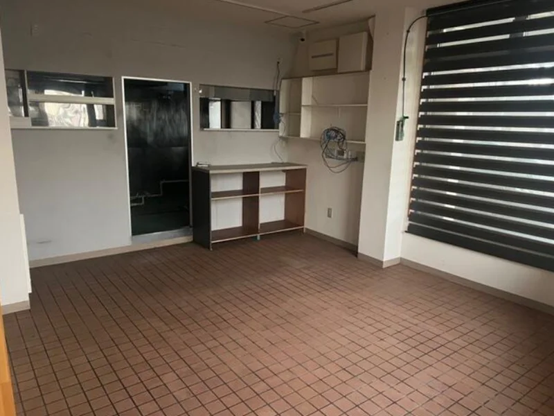 小岩の居抜き店舗の内装