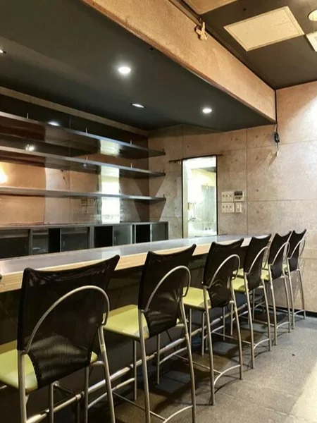 鶴間の居抜き店舗の内装