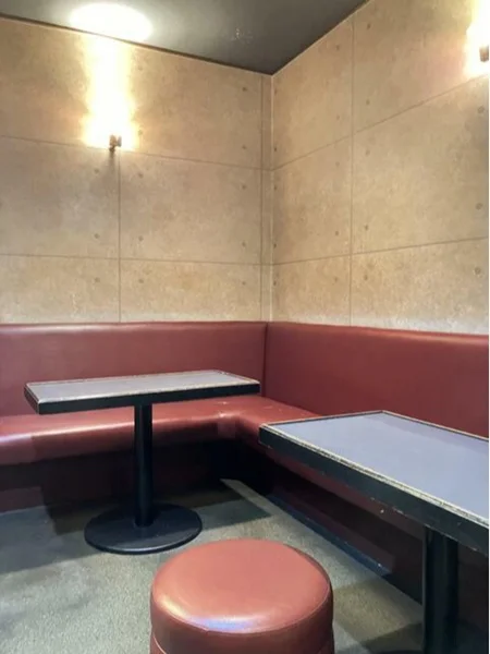 鶴間のスナック・パブ居抜きの内装