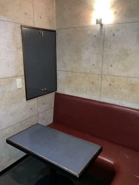 鶴間のスナック・パブ居抜きの内装