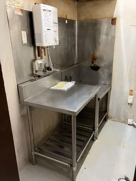 鶴間の居抜き店舗の厨房