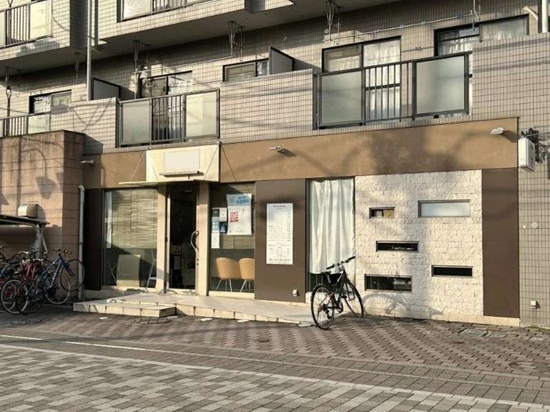 狭山市の居抜き店舗のエントランス