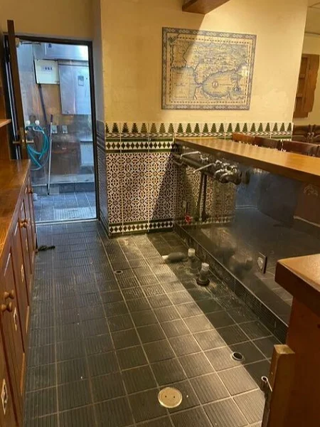 定食屋の居抜き物件の厨房