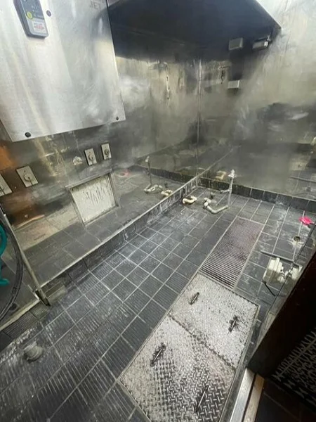 定食屋の居抜き物件の厨房