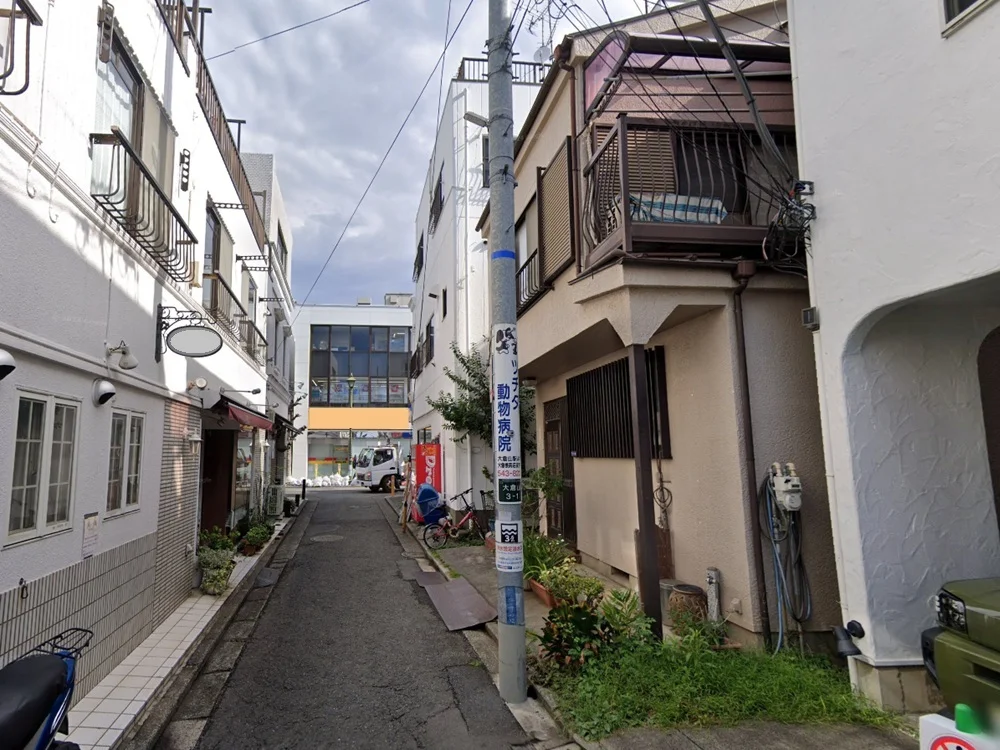 大倉山の事務所仕様物件の外観