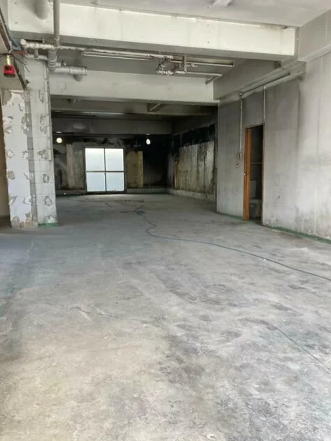 貸店舗(スケルトン)の内装