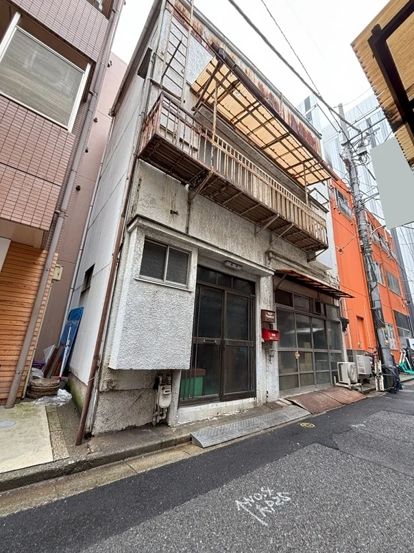 築地のスケルトン物件の外観