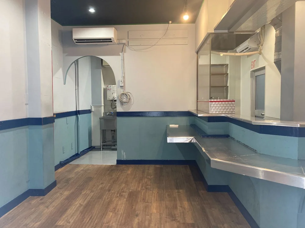 多国籍料理の居抜き物件の内装