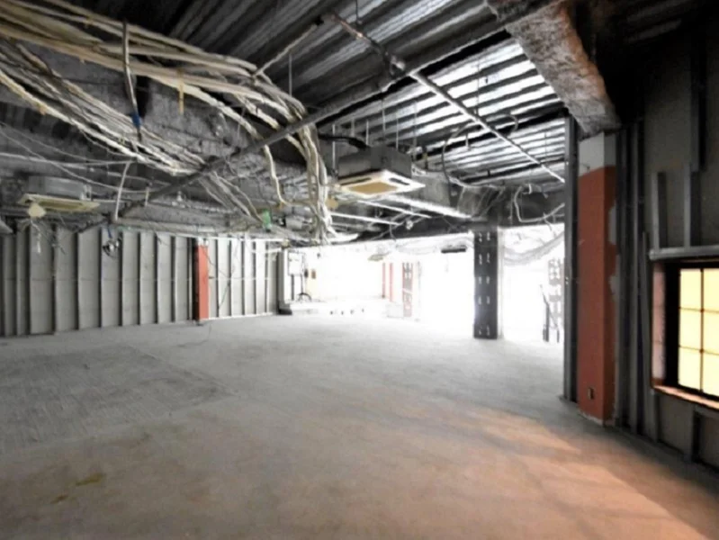 お台場海浜公園のスケルトン店舗物件の内装