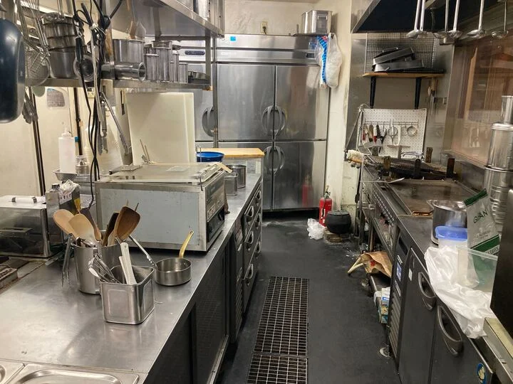 用賀の居抜き店舗の厨房