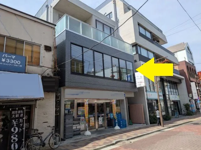 貸店舗(スケルトン)の外観