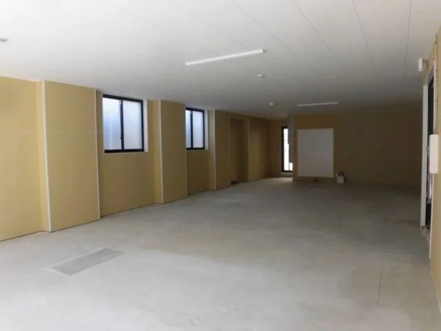 貸店舗(スケルトン)の内装