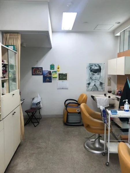 美容室・理容室の居抜き物件の内装