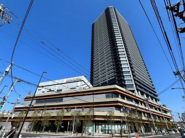 十条のスケルトン店舗物件の外観