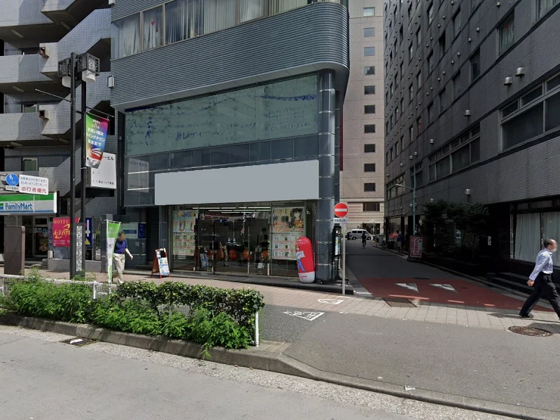 貸店舗(事務所仕様)のエントランス