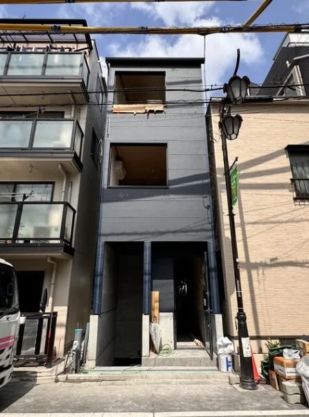 貸店舗(スケルトン)の外観