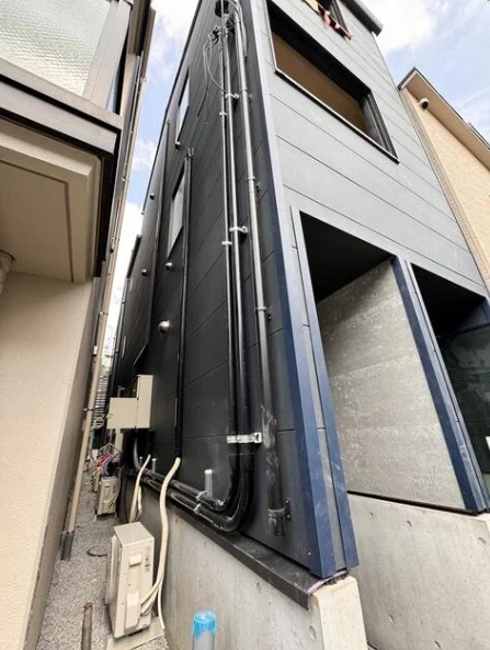 貸店舗(スケルトン)の外観