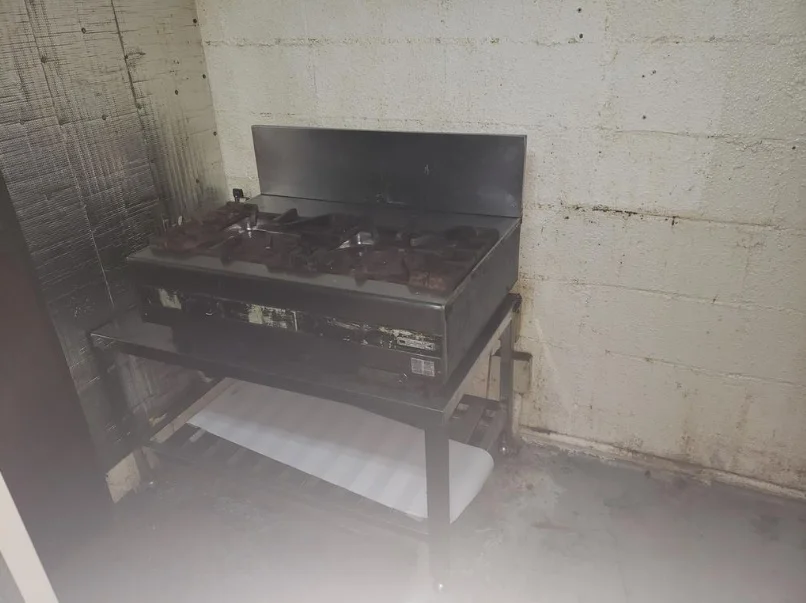 河辺の居酒屋居抜きの厨房