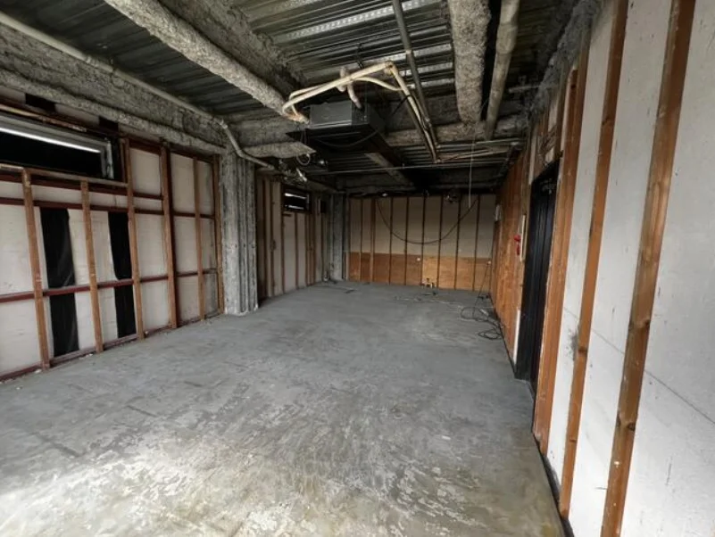 川越のスケルトン店舗物件の内装