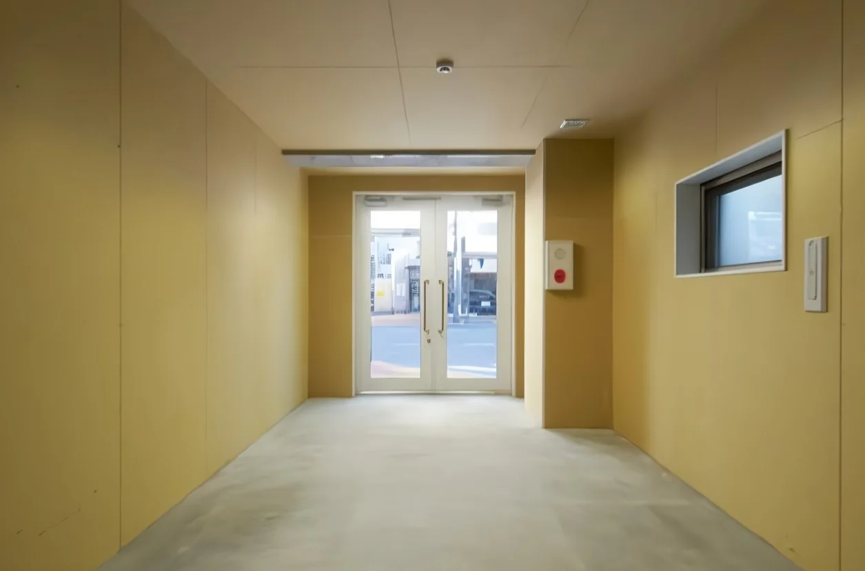 貸店舗(スケルトン)の内装