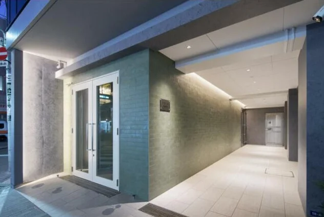 大森のスケルトン店舗物件のエントランス