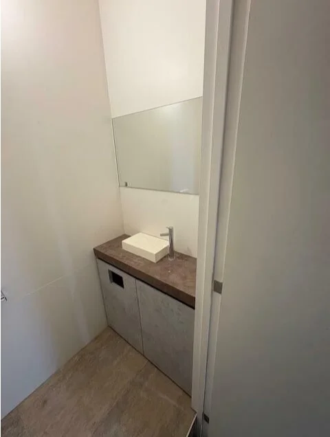 貸店舗(スケルトン)の内装