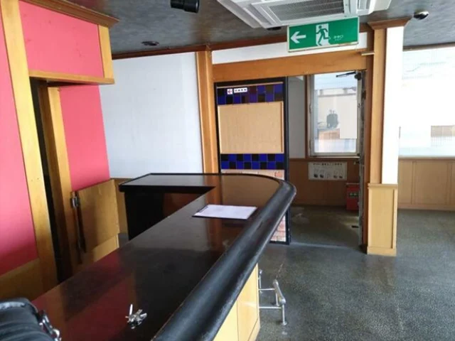 定食屋の居抜き物件の内装