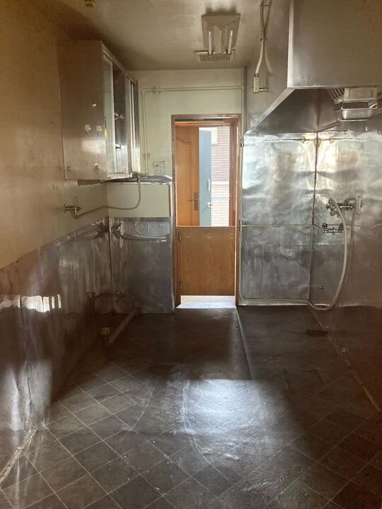 河辺の居抜き店舗の内装