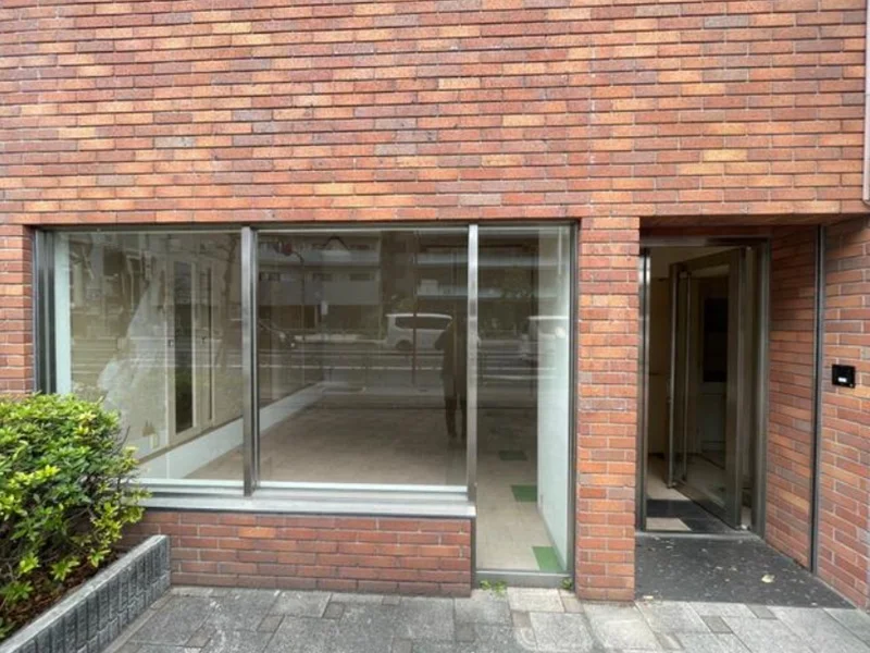 京成曳舟の事務所仕様店舗物件の外観