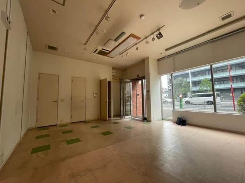 貸店舗(事務所仕様)の内装