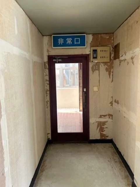 中野島のスケルトン店舗物件の内装